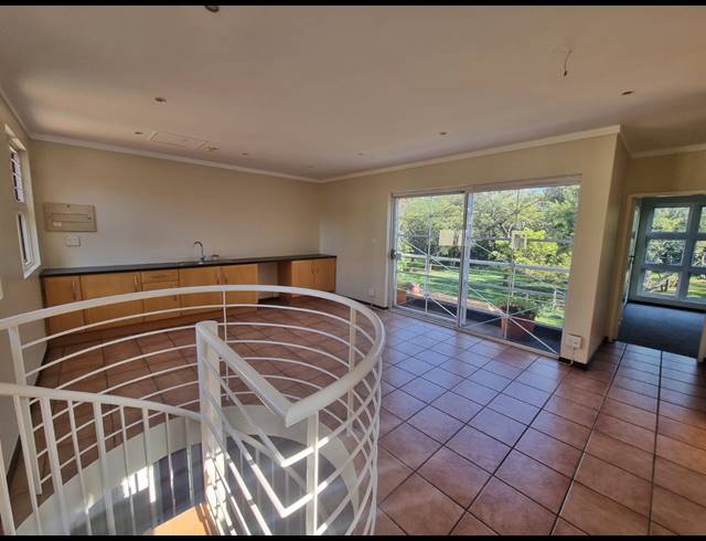 5 BEDROOM HOUSE FOR SALE IN RASLOUW